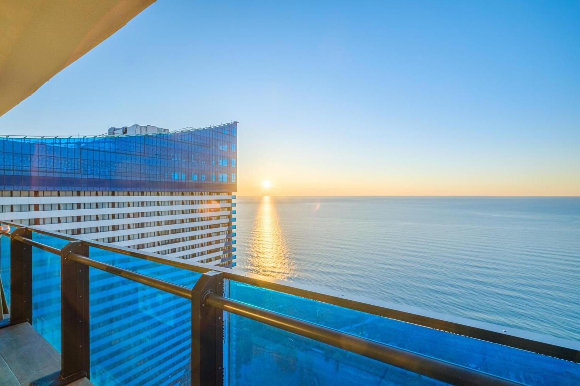 Panorama Sea View Central City Batumi & Aparthotel Dış mekan fotoğraf